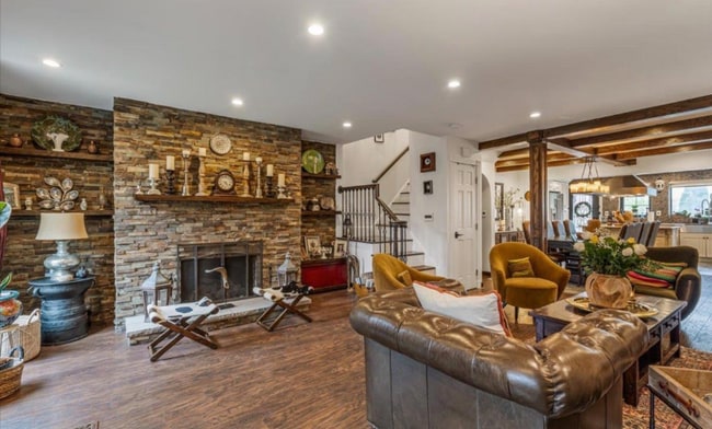 Photo - 68-48 Fleet St