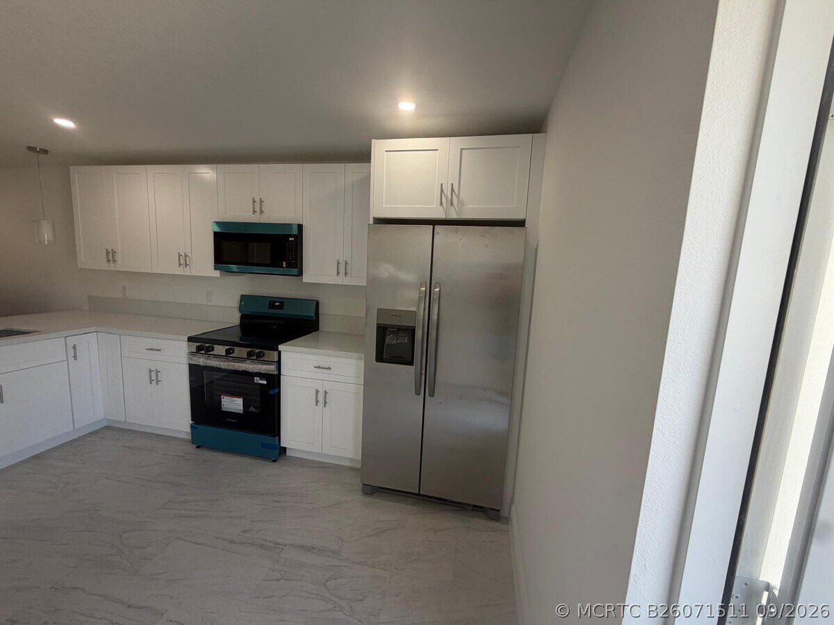 Photo - 4880 Alberta Ave