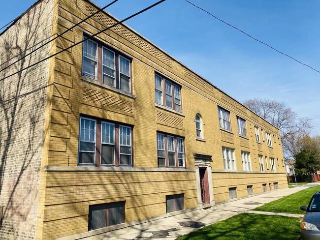 Building Photo - 2502 N Monitor Ave Unit 1 Rental
