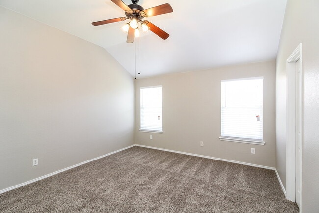 Photo - 709 Gillon Dr