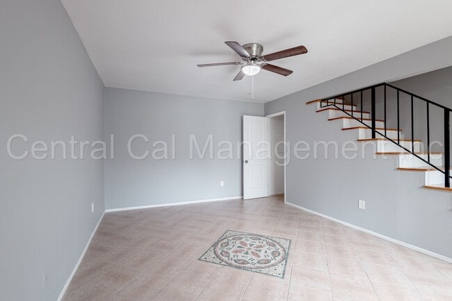 Photo - MOVE IN SPECIAL! - HALF MONTH OFF NOV RENT...