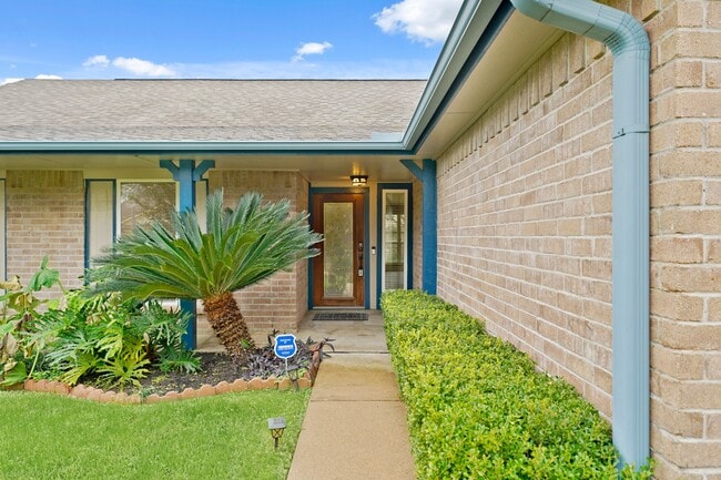 Building Photo - 19211 Haystream Dr