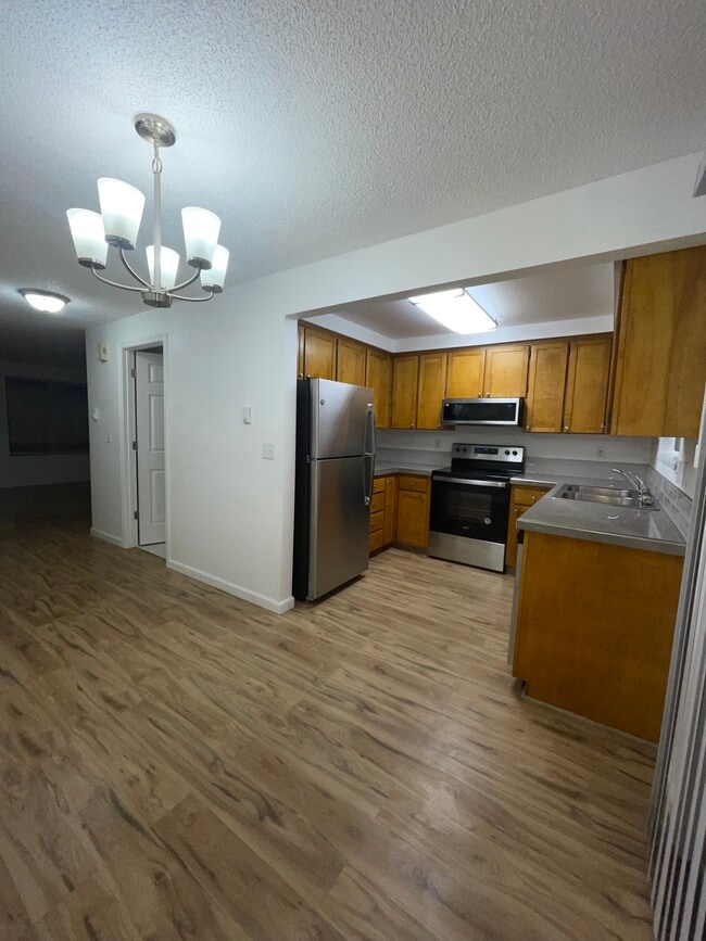Photo - 2075 NE Holliday Ave