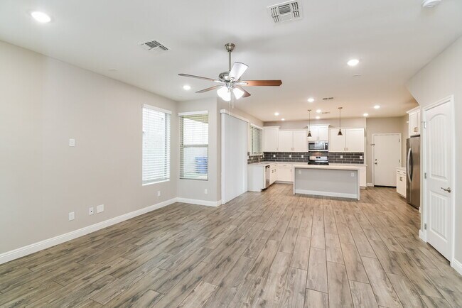 Photo - 4860 S Charger