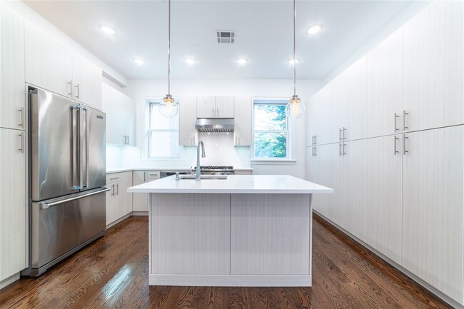 Photo - 289 Pavonia Ave Unit 2