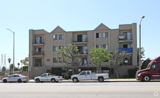 Laurel Courts West