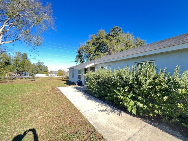 Photo - Modern 2 Bedroom, 2 Bath Duplex in Ocala – Lawn Care Included!