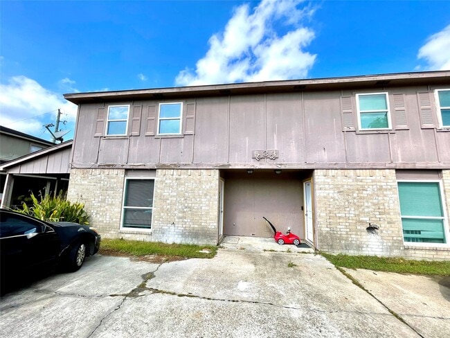 Building Photo - 533 Ferguson St Unit A