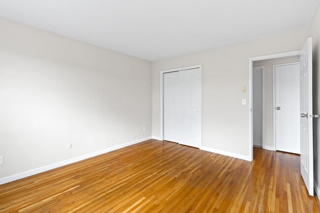 20 W Church St