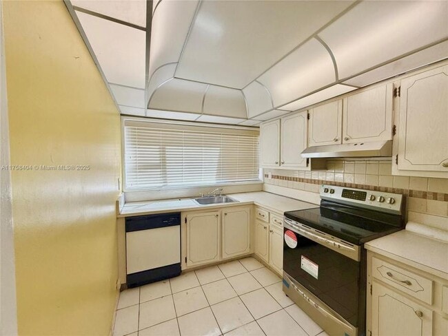 Building Photo - 2 bedroom in North Miami Beach FL 33179