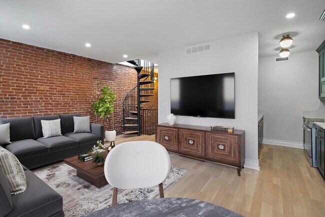 Photo - 102 E Brookline St Unit 4