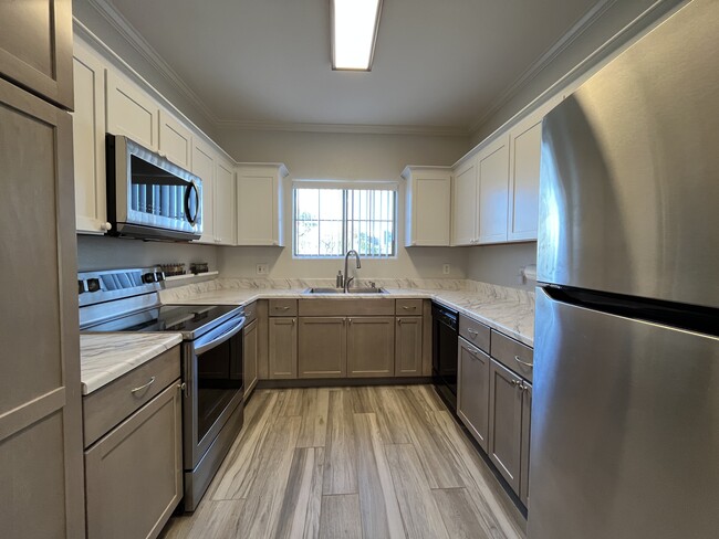 Building Photo - 1941 S PIERPONT Dr Unit 2079 Rental