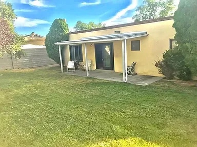 Photo - 2528 Landman Dr NE