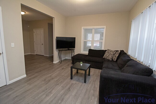 Photo - 1411 Oliver Ave N