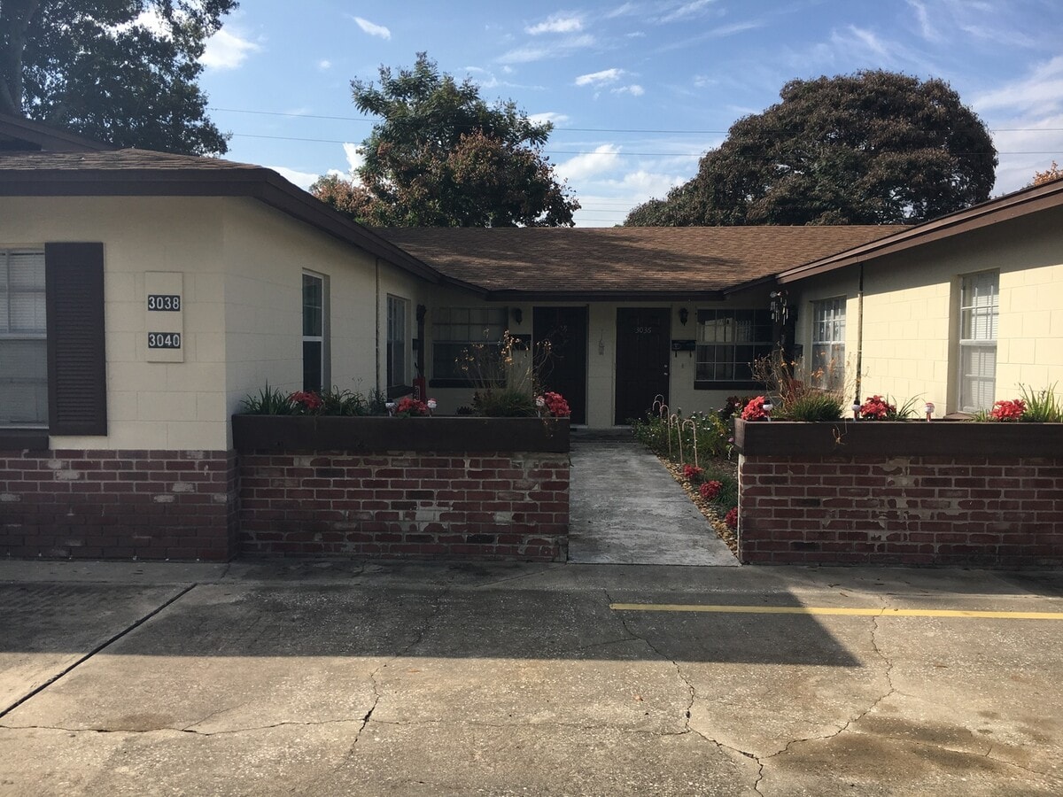 SoDo 2 Bed. - SoDo 2 Bed.