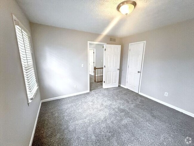 Building Photo - 3198 Village Glen Dr SW Rental