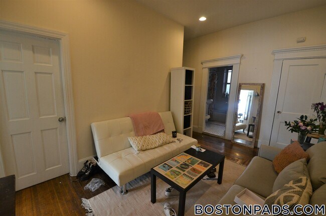 Photo - 133 Peterborough St Unidad 1