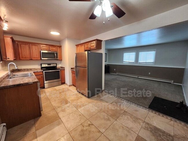 Building Photo - 825 N Park St Unit 4