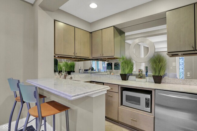Photo - 355 E Ohio St Condo Unit 319
