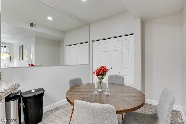 Building Photo - 5138 S Jones Blvd Unit 108 Rental