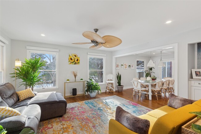 Photo - 59 N Bay Ave