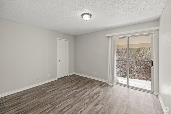 2BR, 2BA - 941SF - Second Bedroom