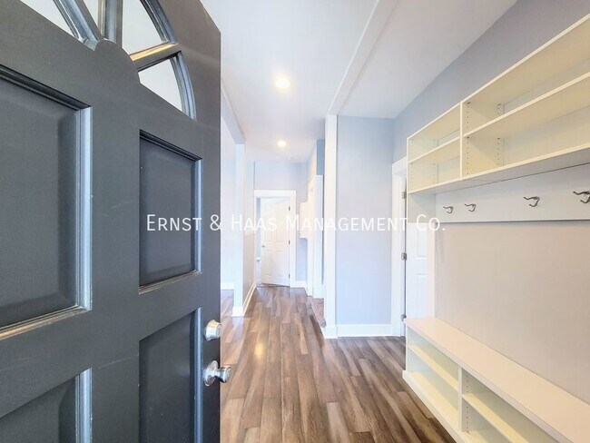 Photo - Historic 5-Bedroom, 4-Bath Home with Moder...