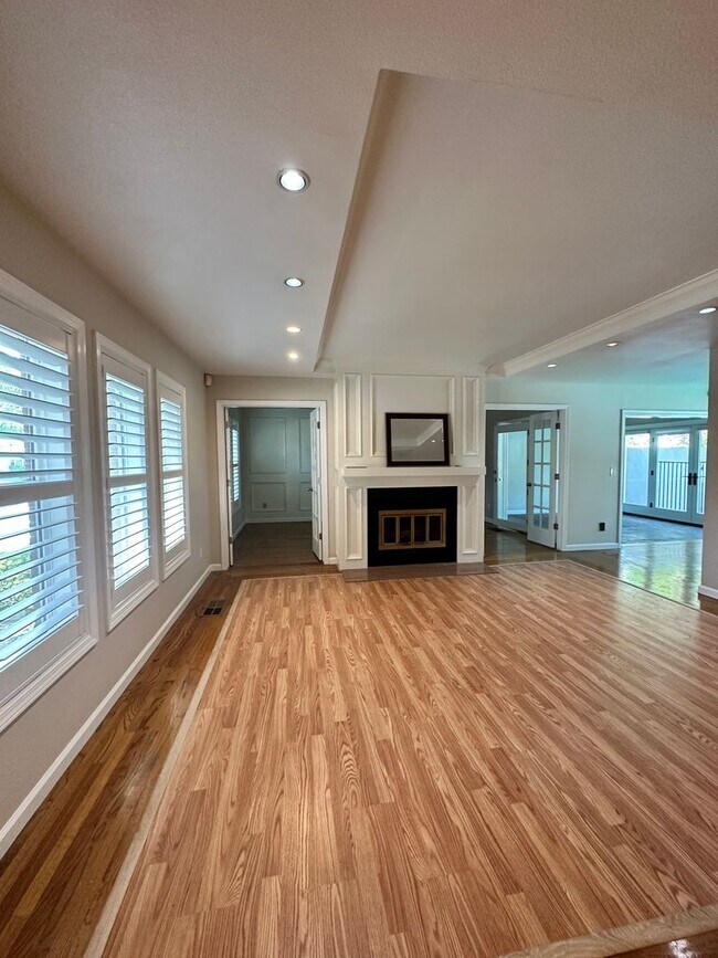 Photo - East Sacramento Stunner with built in pool!