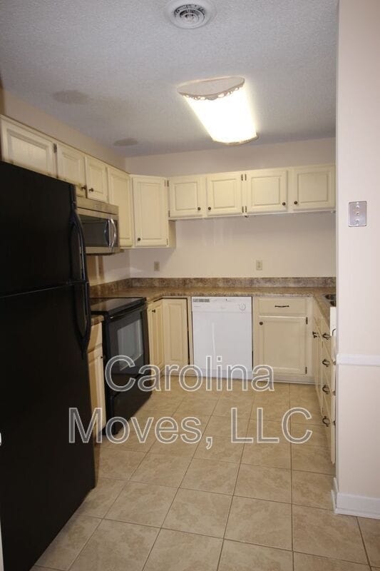 Photo - 324 Skylark Cir