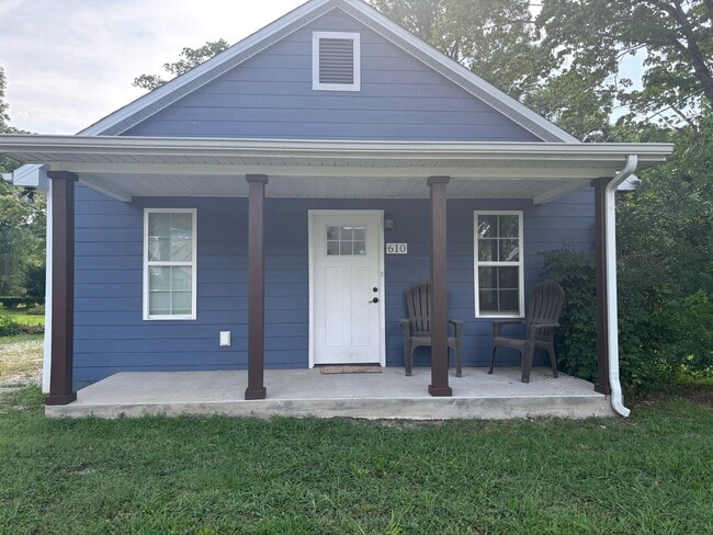 Building Photo - 3 Br 2 Ba Rental
