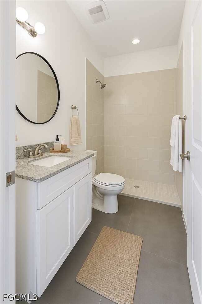 Photo - 848 Carpenter St E