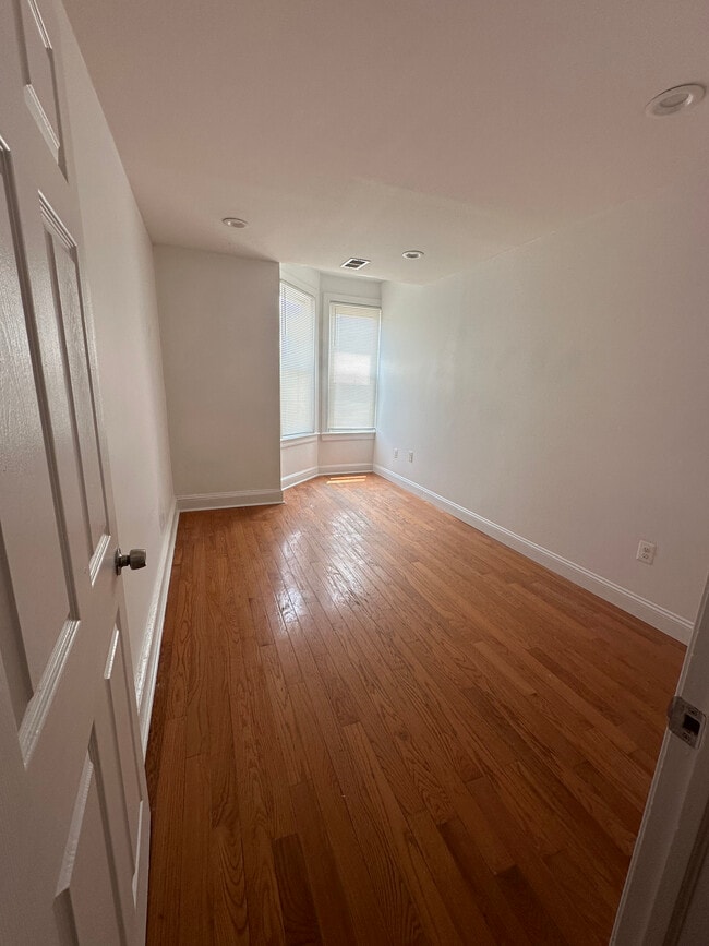 Photo - 1043 Spring Garden St Unit 2F