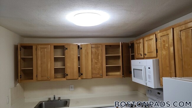 Building Photo - 245 Main St Unit 62