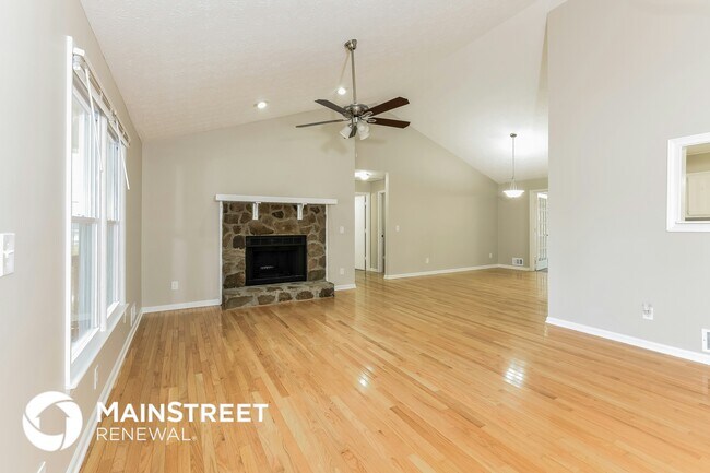 Photo - 729 Fallowfield Dr