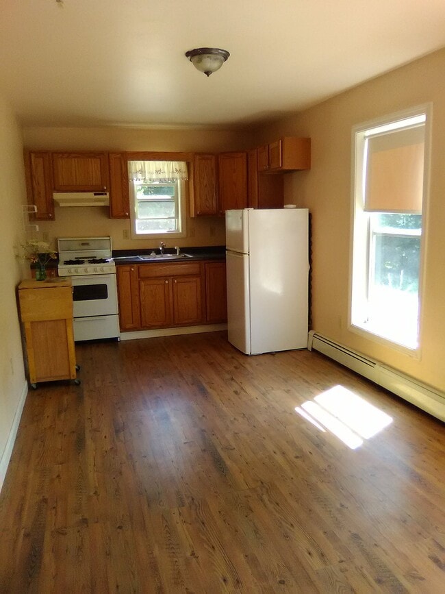 28 Taryn Dr Unit 1