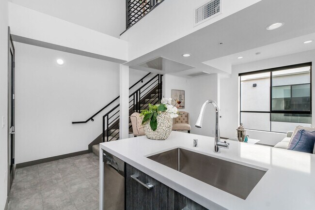 Photo - 3821 W Avenue 43