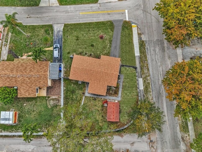 Photo - 6781 Franklin St