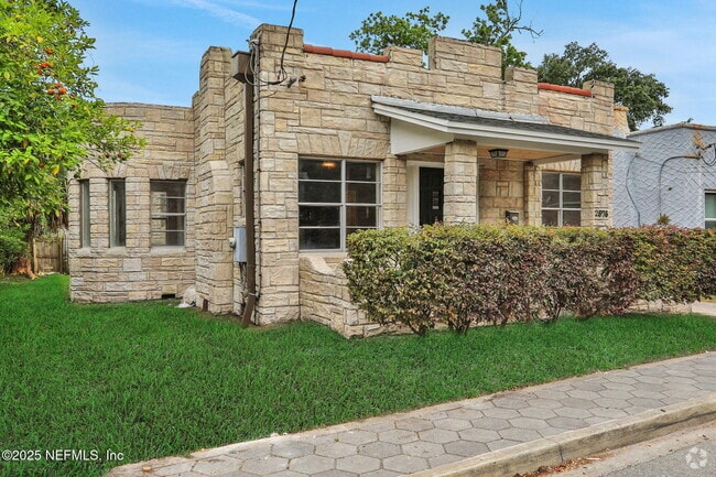 Building Photo - 2578 Haldumar Terrace Rental