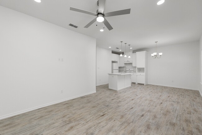 Building Photo - 2325 N Valley Cir Rental