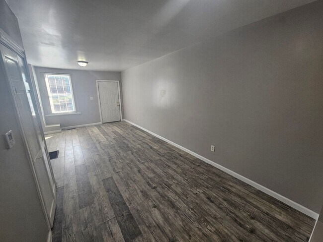 Photo - 46 N Hartley St
