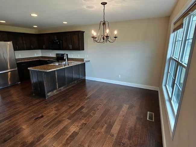 Photo - 4905 Cedar Creek Circle