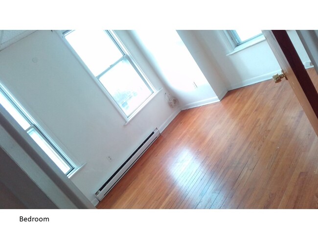 Main Bedroom - 419 N 2nd St Apartments