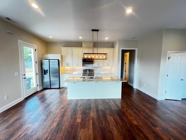 Isla Stan Alone - 2101 Grantland Ave Casa