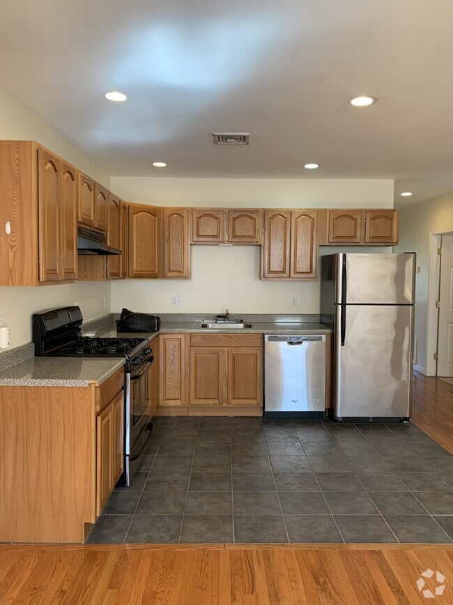 Building Photo - 246 Market St Unit 4 Rental