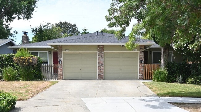 Building Photo - 1651 Cassiar Dr Unit 1651 Cassiar Dr