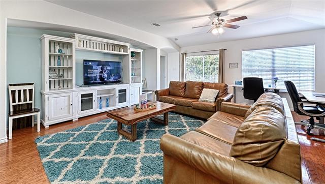 Photo - 5801 Pinebrook Dr