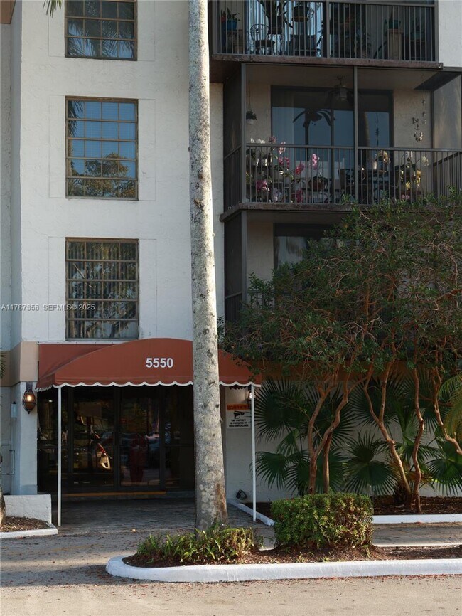 Building Photo - 5550 NW 44th St Unit 418B