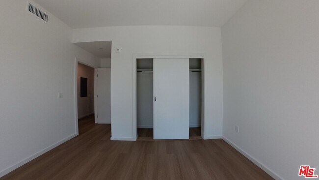 5119 Colfax Ave Unit 202