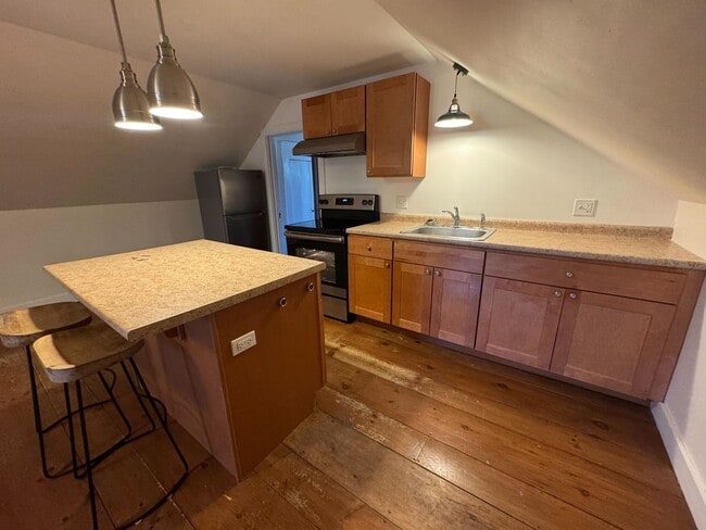 Building Photo - 2 Quechee Rd Unit 2