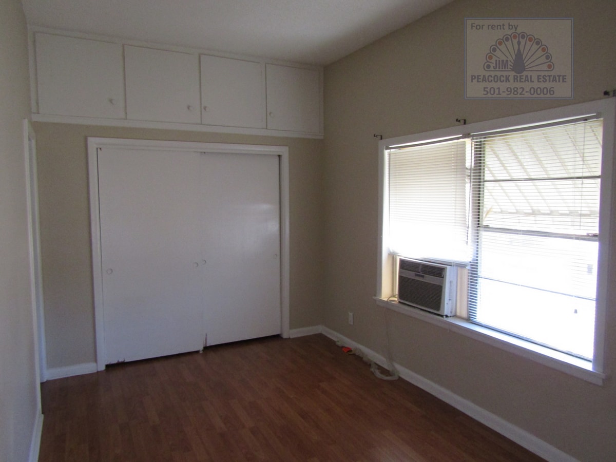 Photo - 205 Jones St